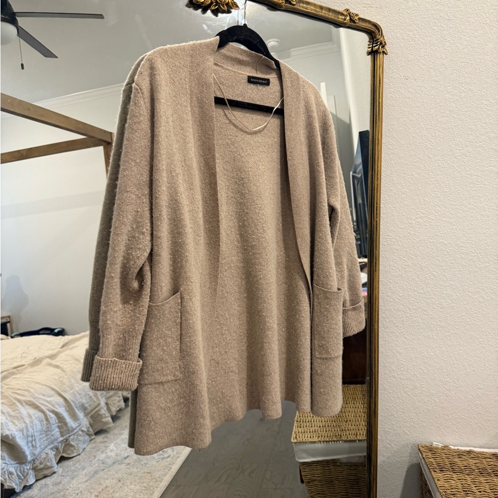 Banana Republic Women's Tan Cardigan Sweater